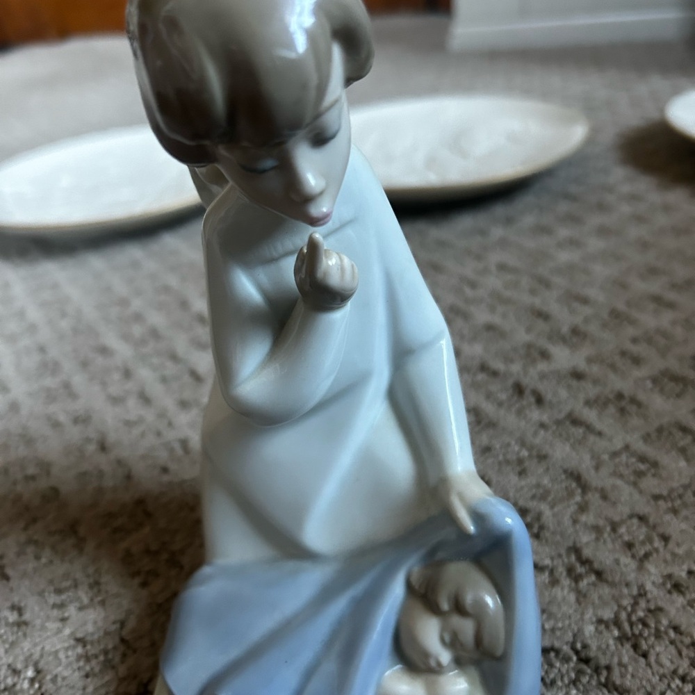 Lladro ANGEL Kiss For BABY FIGURINE 5th Mark 7.5" Porcelain Mother Child Madonna
